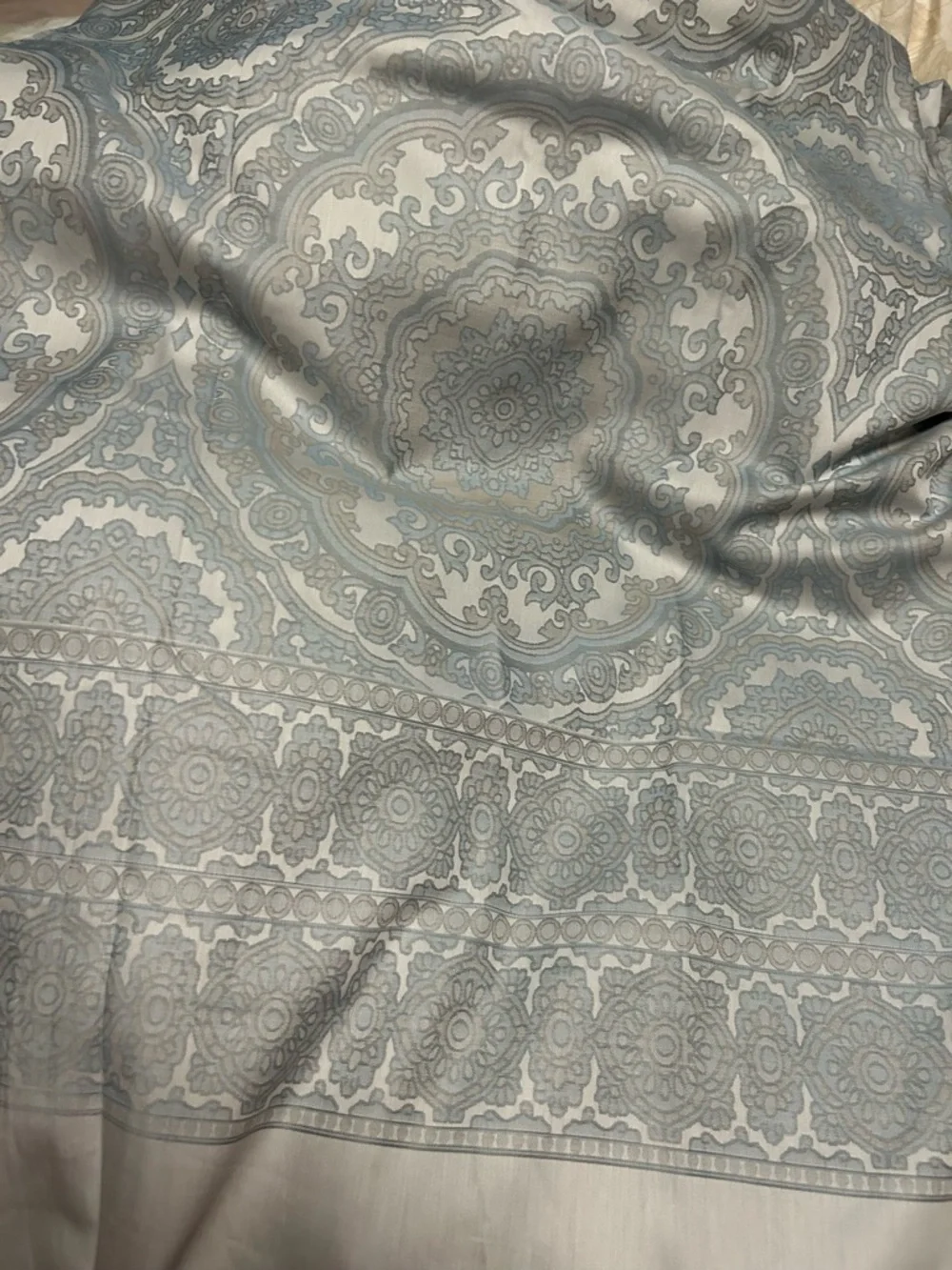 Queen size The Art of Home by Ann Gish blue medallion duvet cover only